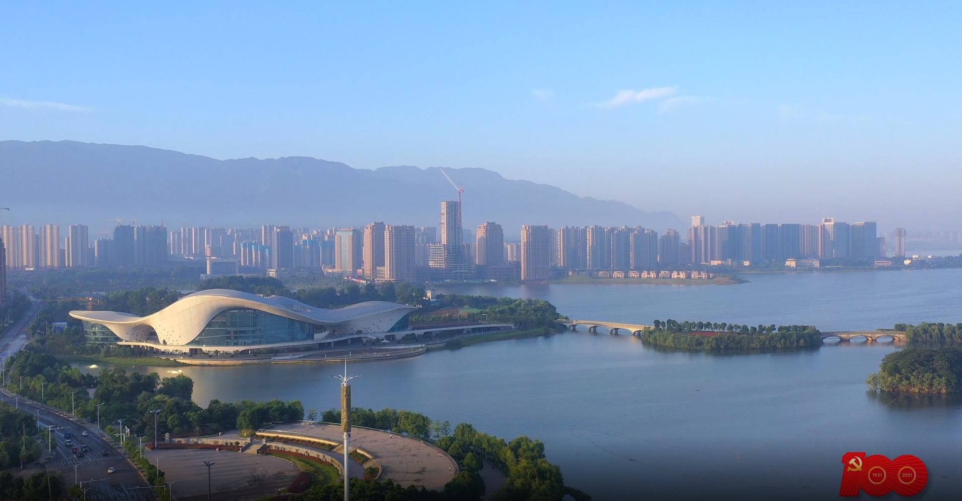長沙清潔,長沙清潔服務,長沙專業(yè)清潔,長沙清潔公司,湖南專業(yè)清潔,長沙保潔公司,長沙專業(yè)保潔,長沙物業(yè)保潔
